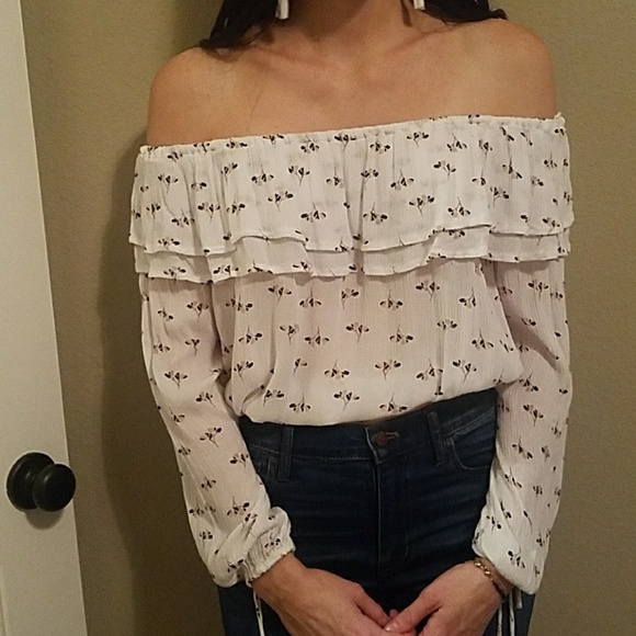 Off the shoulder top - Picture 1 of 2